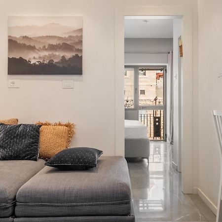 Dinning Room, Bedroom And Balcony Jerusalem Exterior photo